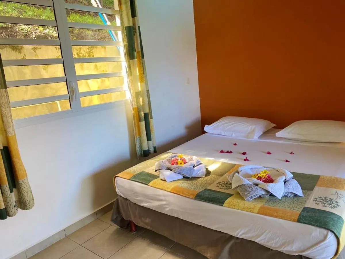 Bungalow Idyllique: Vieux Habitants Seaside Retreat Villa Guadeloupe