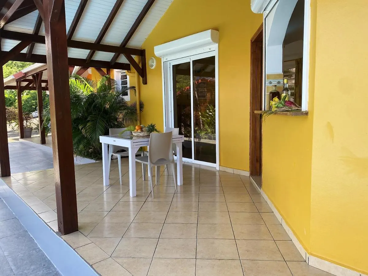 Bungalow Idyllique: Vieux Habitants Seaside Retreat Villa Vieux-Habitants